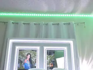 adafontaine18's Live Sex Cam Show