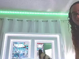 adafontaine18's Live Sex Cam Show