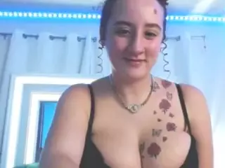 adafontaine18's Live Sex Cam Show
