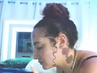 adafontaine18's Live Sex Cam Show