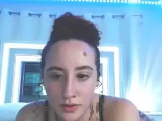 adafontaine18's Live Sex Cam Show