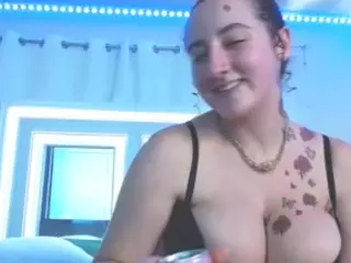 adafontaine18's Live Sex Cam Show