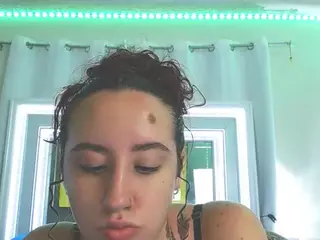 adafontaine18's Live Sex Cam Show
