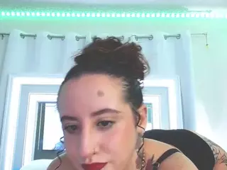 adafontaine18's Live Sex Cam Show
