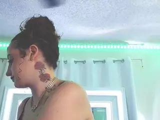 adafontaine18's Live Sex Cam Show
