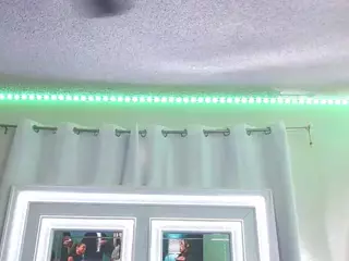 adafontaine18's Live Sex Cam Show
