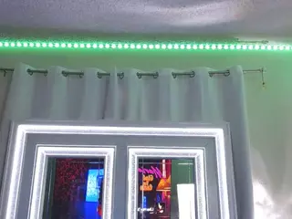 adafontaine18's Live Sex Cam Show