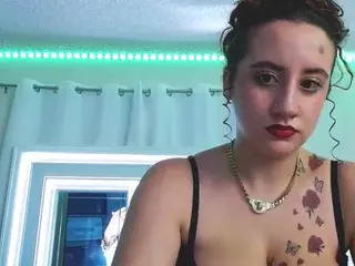 adafontaine18's Live Sex Cam Show