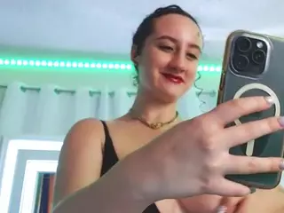 adafontaine18's Live Sex Cam Show