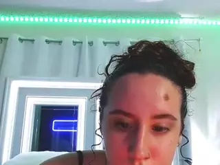 adafontaine18's Live Sex Cam Show