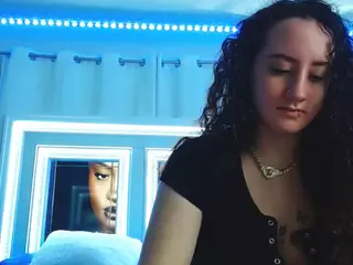 adafontaine18's Live Sex Cam Show