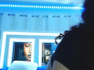 adafontaine18's Live Sex Cam Show