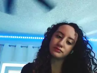 adafontaine18's Live Sex Cam Show