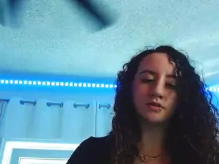 adafontaine18's Live Sex Cam Show