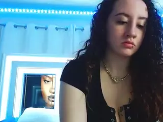 adafontaine18's Live Sex Cam Show