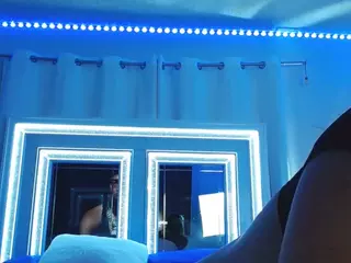 adafontaine18's Live Sex Cam Show