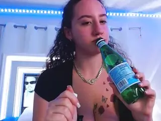 adafontaine18's Live Sex Cam Show