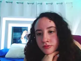 adafontaine18's Live Sex Cam Show