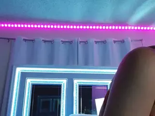 adafontaine18's Live Sex Cam Show