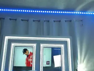 adafontaine18's Live Sex Cam Show