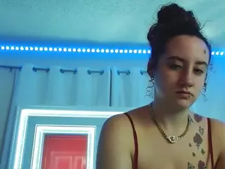 adafontaine18's Live Sex Cam Show