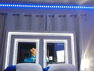 adafontaine18's Live Sex Cam Show