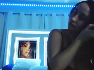 adafontaine18's Live Sex Cam Show