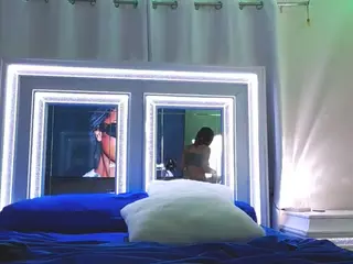 adafontaine18's Live Sex Cam Show
