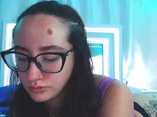 adafontaine18's Live Sex Cam Show