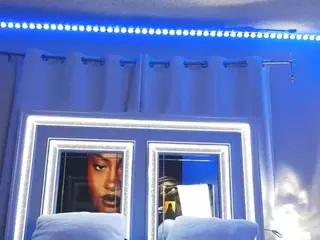 adafontaine18's Live Sex Cam Show