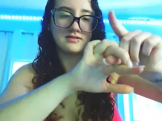 adafontaine18's Live Sex Cam Show