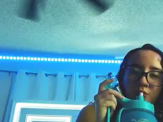 adafontaine18's Live Sex Cam Show