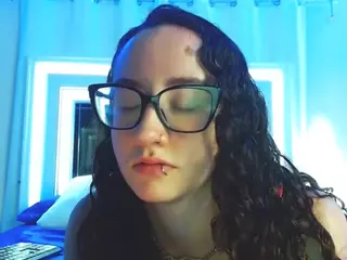 adafontaine18's Live Sex Cam Show