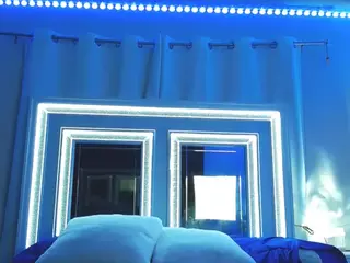 adafontaine18's Live Sex Cam Show