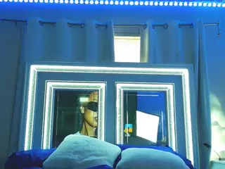 adafontaine18's Live Sex Cam Show