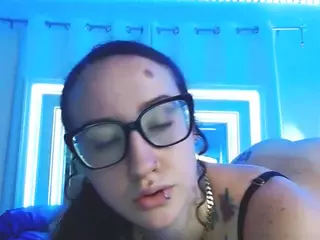 adafontaine18's Live Sex Cam Show