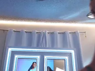 adafontaine18's Live Sex Cam Show