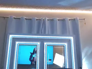 adafontaine18's Live Sex Cam Show