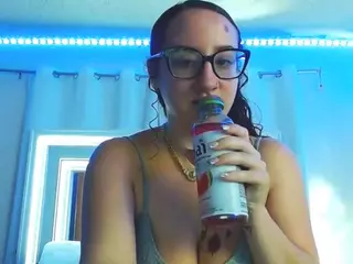adafontaine18's Live Sex Cam Show