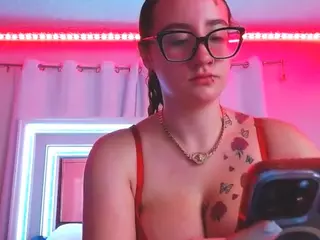 adafontaine18's Live Sex Cam Show