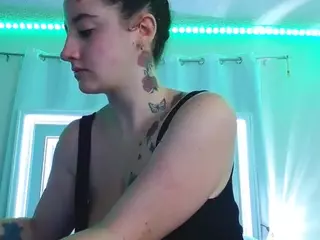 adafontaine18's Live Sex Cam Show