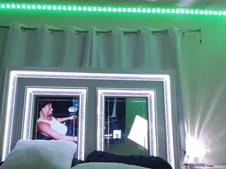adafontaine18's Live Sex Cam Show