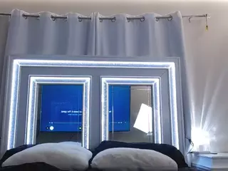 adafontaine18's Live Sex Cam Show