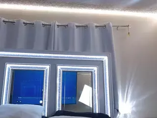 adafontaine18's Live Sex Cam Show