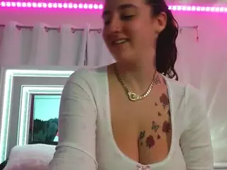 adafontaine18's Live Sex Cam Show