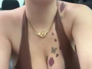 Live cam show with adafontaine18