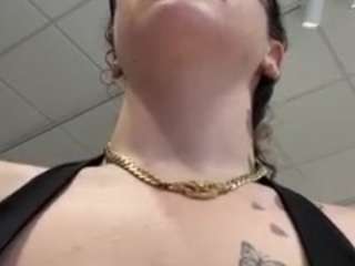 Live cam show with adafontaine18