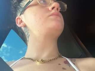 adafontaine18's Live Sex Cam Show