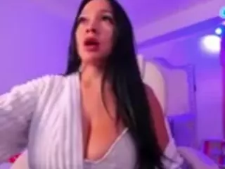 ginebra-ness's Live Sex Cam Show