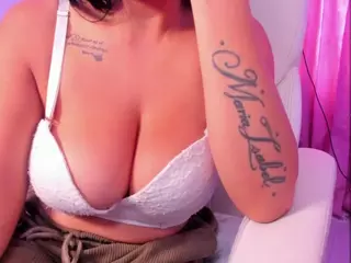 ginebra-ness's Live Sex Cam Show